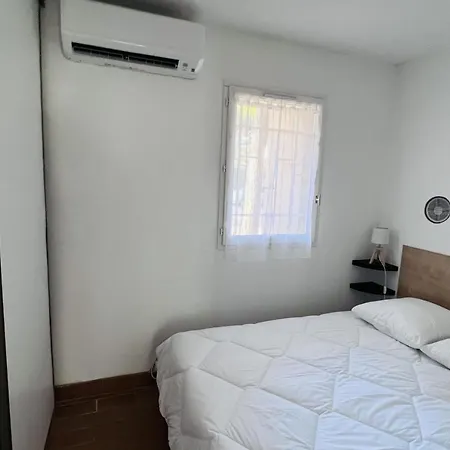 2 Min Walk From The Apartment Sainte-Maxime